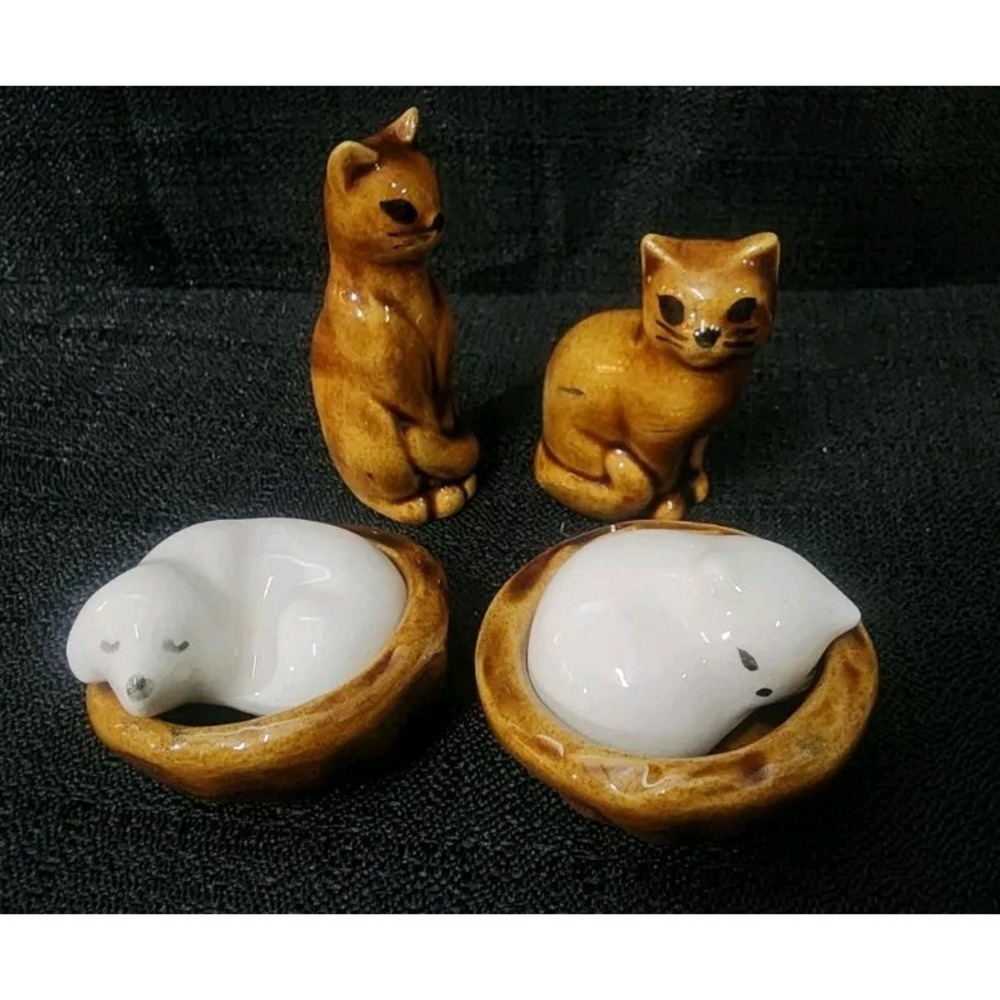 Vintage Miniature Cat And Dog Sleeping Porcelain Figurines Rare Hand Painted